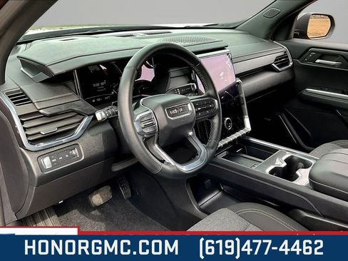 Used 2025 GMC Acadia Elevation image 17