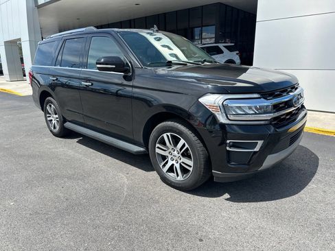 Used 2024 Ford Expedition Limited RWD image 2