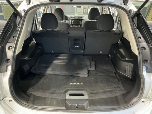 Used 2020 Nissan Rogue SV image 23