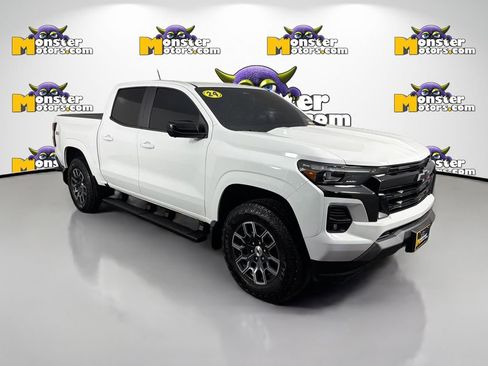 Used 2024 Chevrolet Colorado Z71 w/ Z71 Convenience Package 2 AWD/4WD image 3