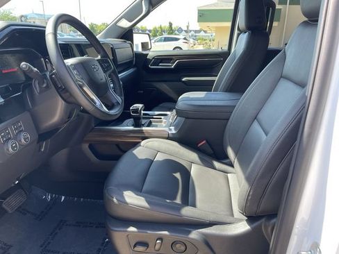 Used 2026 Chevrolet Silverado 1500 LT Trail Boss w/ LT Trail Boss Premium Package AWD/4WD image 11