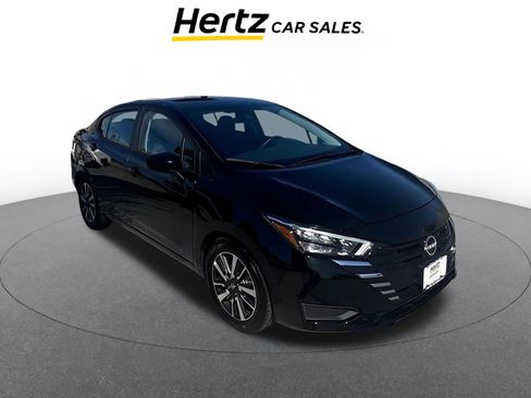 Used 2025 Nissan Versa SV image 1