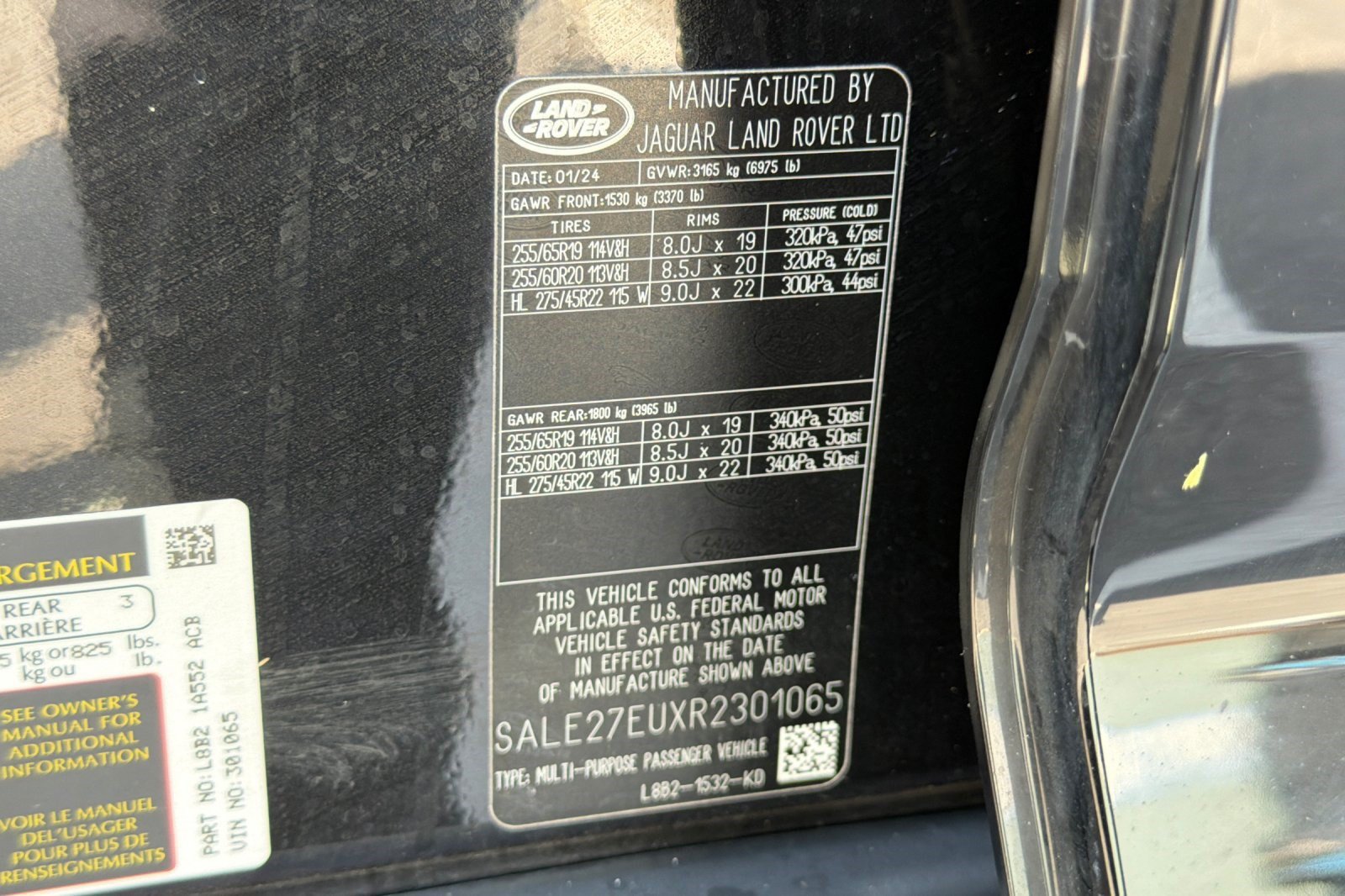 Used 2024 Land Rover Defender 110 X-Dynamic SE AWD/4WD image 28