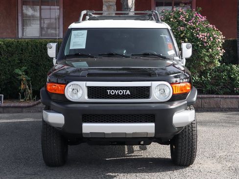 Used 2014 Toyota FJ Cruiser 4WD image 3