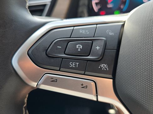 Used 2024 Volkswagen Atlas SE FWD image 24