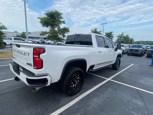 Used 2024 Chevrolet Silverado 2500 High Country w/ High Country Premium Package AWD/4WD image 7