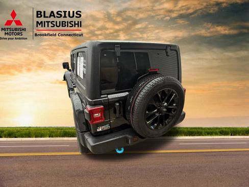 Used 2023 Jeep Wrangler Unlimited Sahara w/ Cold Weather Group image 21