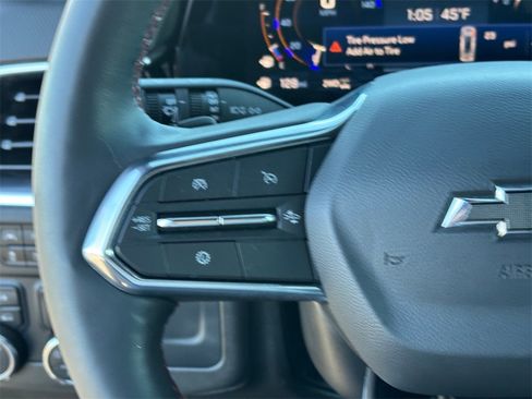 Used 2025 Chevrolet Suburban RST w/ Comfort Package image 16