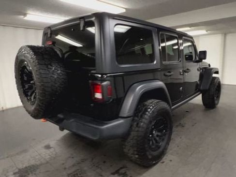 Used 2018 Jeep Wrangler Unlimited Sport AWD/4WD image 8