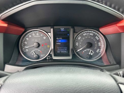 Used 2018 Toyota Tacoma SR image 22