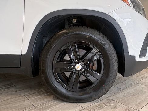 Used 2020 Chevrolet Trax LS AWD/4WD image 5