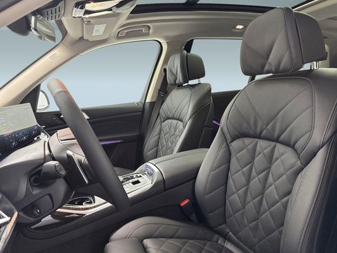 Used 2026 BMW X7 xDrive40i w/ Premium Package image 20