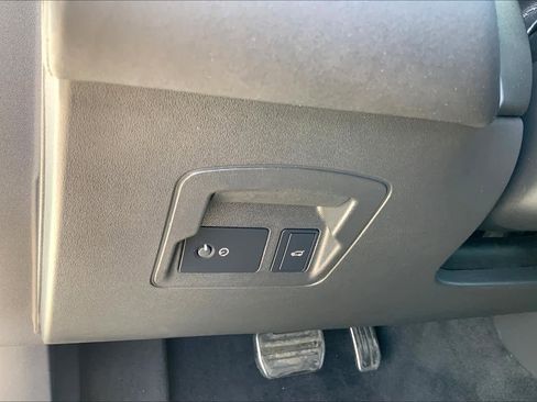 Used 2025 Land Rover Range Rover Velar Dynamic SE image 31