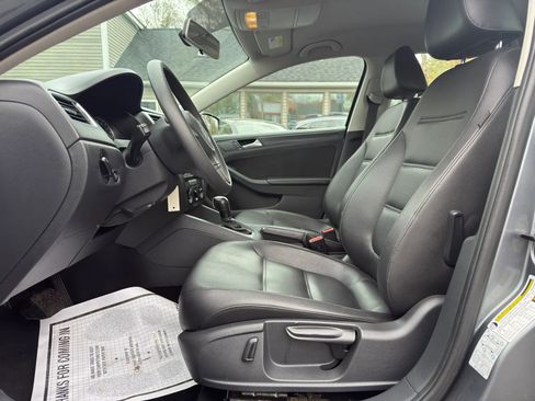 Used 2014 Volkswagen Jetta SE FWD image 19
