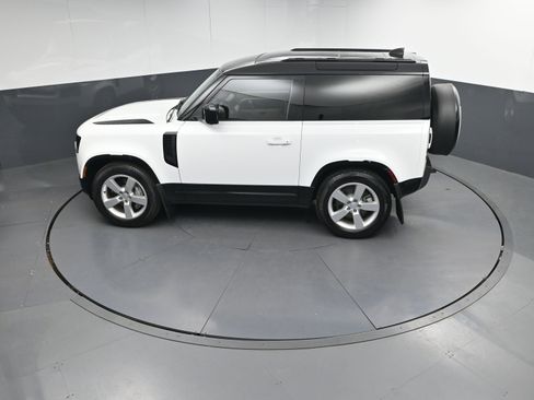 Used 2024 Land Rover Defender 90 X-Dynamic SE image 33