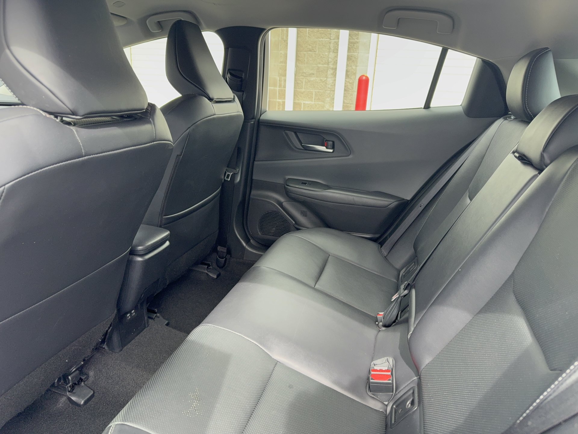 Certified 2024 Toyota Prius XLE FWD image 48