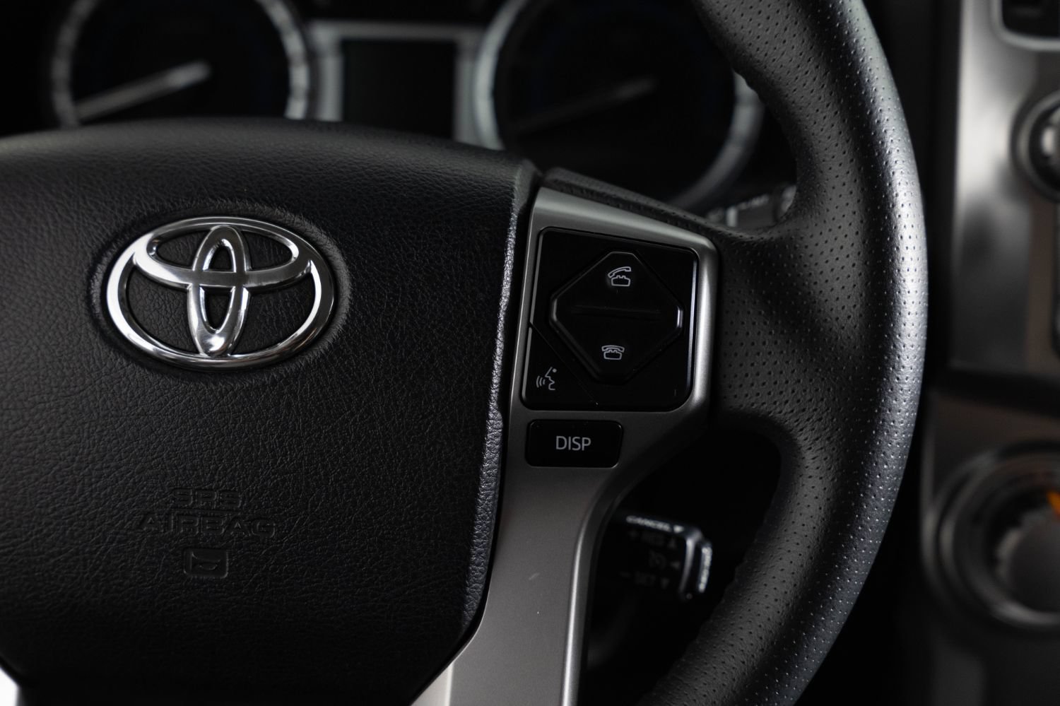 Used 2019 Toyota 4Runner SR5 AWD/4WD image 30