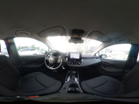 Used 2024 Toyota Corolla LE image 40