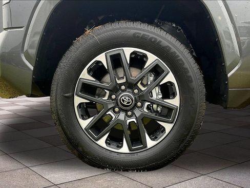 Used 2026 Toyota Tundra Limited AWD/4WD image 9
