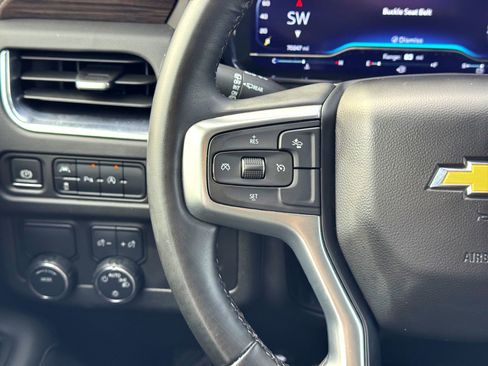 Used 2024 Chevrolet Suburban LT image 25