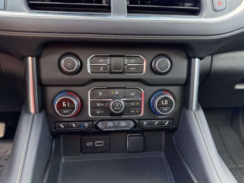 Used 2023 Chevrolet Tahoe Premier AWD/4WD image 27