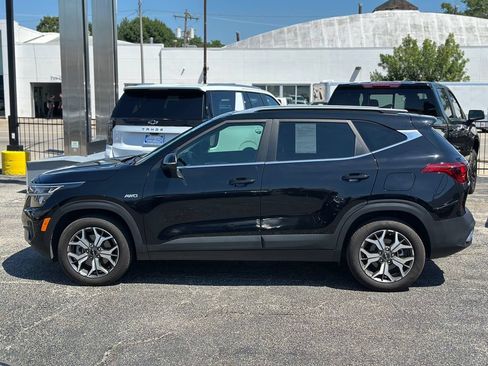 Used 2023 Kia Seltos EX AWD/4WD image 3