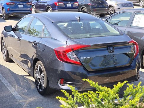 Used 2016 Honda Civic Touring image 5