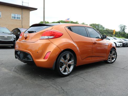 Used 2015 Hyundai Veloster w/ Option Group 03 FWD image 2
