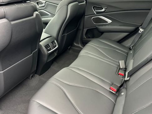 New 2025 Acura RDX SH-AWD image 9