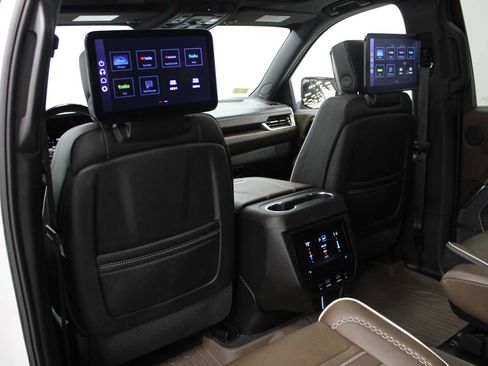 Used 2025 GMC Yukon XL Denali Ultimate w/ LPO, Floor Liner Package image 50