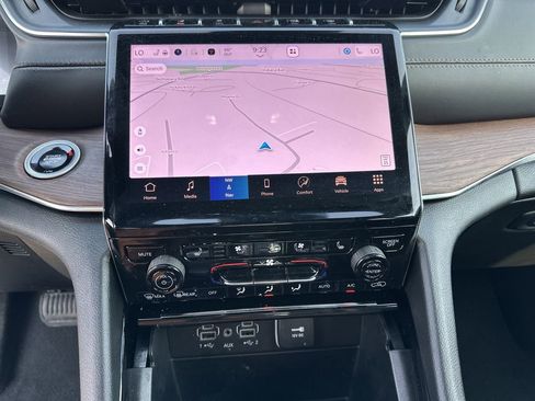 Certified 2025 Jeep Grand Cherokee Summit image 11