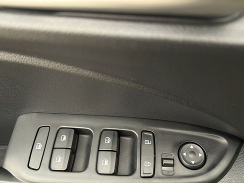Certified 2024 Hyundai Venue SEL FWD image 12