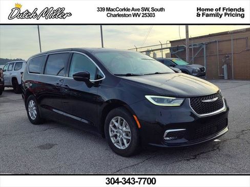Certified 2024 Chrysler Pacifica Touring-L FWD image 1