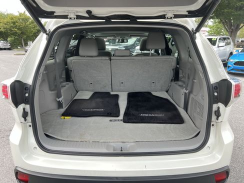 Used 2015 Toyota Highlander XLE AWD/4WD image 26