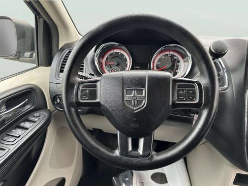 Used 2014 Dodge Grand Caravan SE w/ Quick Order Package 29E SE FWD image 19
