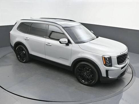 Used 2022 Kia Telluride SX w/ SX Prestige Package AWD/4WD image 37