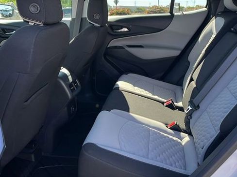 Used 2021 Chevrolet Equinox LS w/ LS Convenience Package FWD image 19