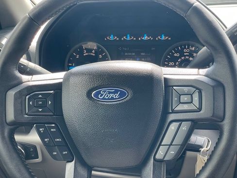 Used 2017 Ford F150 XLT w/ Equipment Group 302A Luxury AWD/4WD image 12