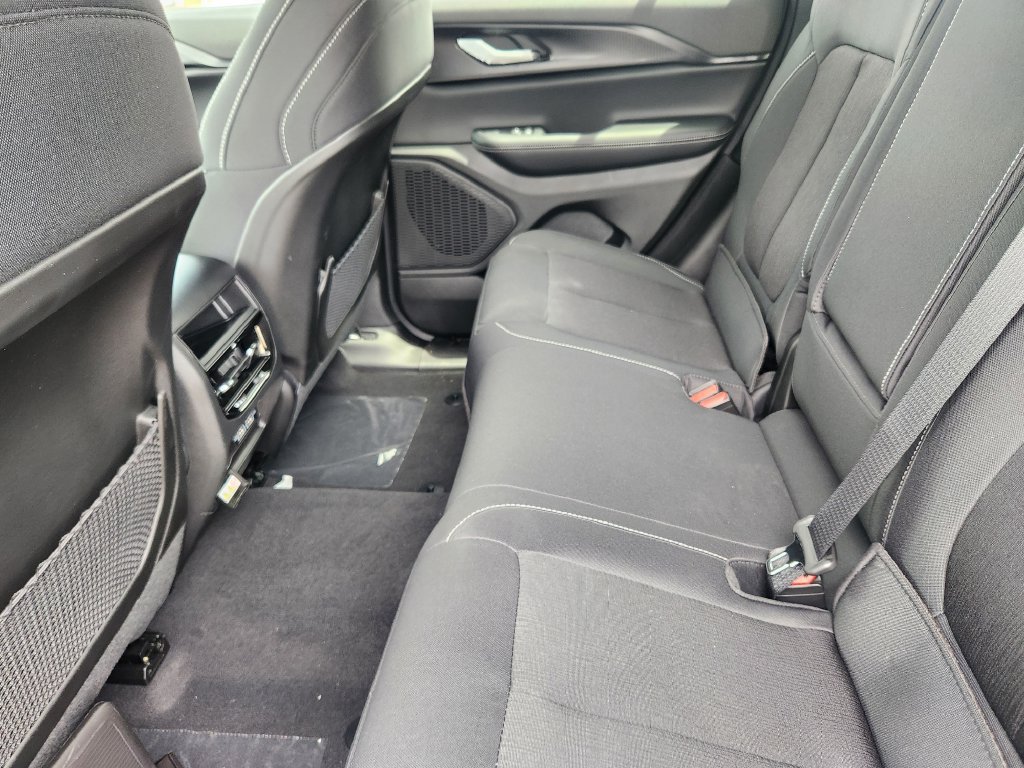 New 2026 Jeep Grand Cherokee Laredo X AWD/4WD image 32