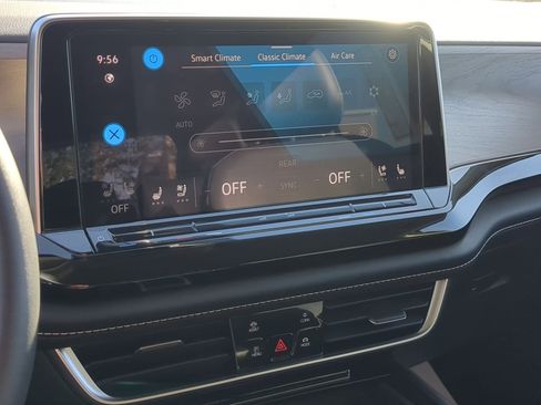 Used 2024 Volkswagen Atlas SE image 24