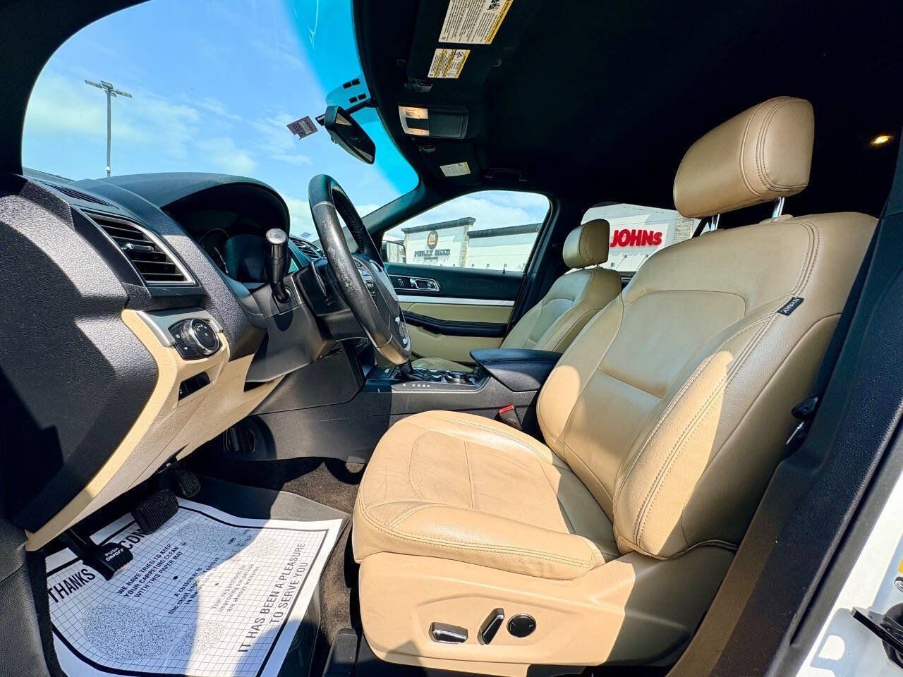 Used 2016 Ford Explorer XLT w/ Equipment Group 202A AWD/4WD image 10