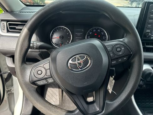 Used 2021 Toyota RAV4 LE FWD image 22