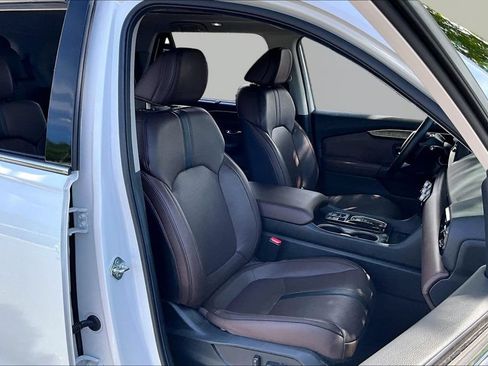 Used 2025 Honda Pilot Elite image 23