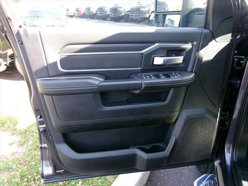 Certified 2025 RAM 2500 Big Horn AWD/4WD image 6