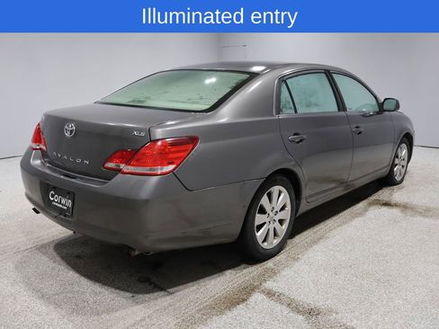 Used 2005 Toyota Avalon XLS image 9