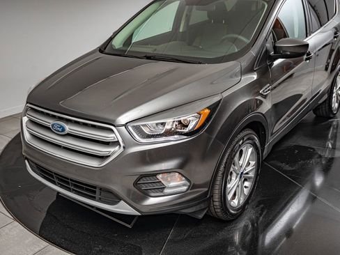 Used 2017 Ford Escape SE FWD image 14
