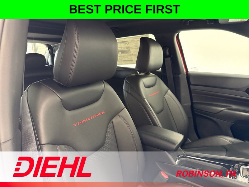 New 2026 Jeep Compass Trailhawk w/ Sun, Sound & Navigation Group AWD/4WD image 14