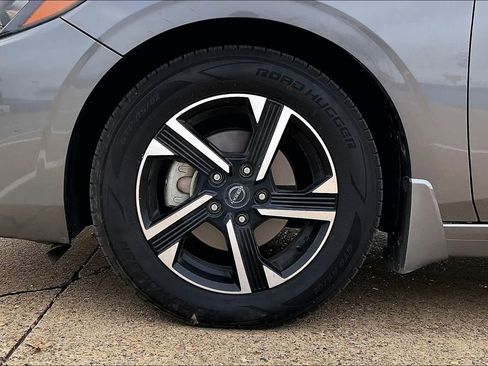 Used 2024 Nissan Sentra SV image 8