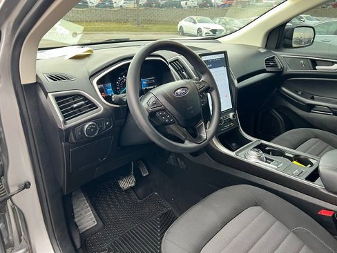 Used 2021 Ford Edge SE image 17
