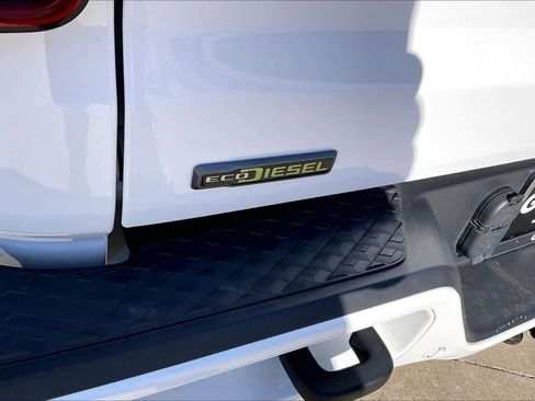 Certified 2023 Jeep Gladiator Overland image 18